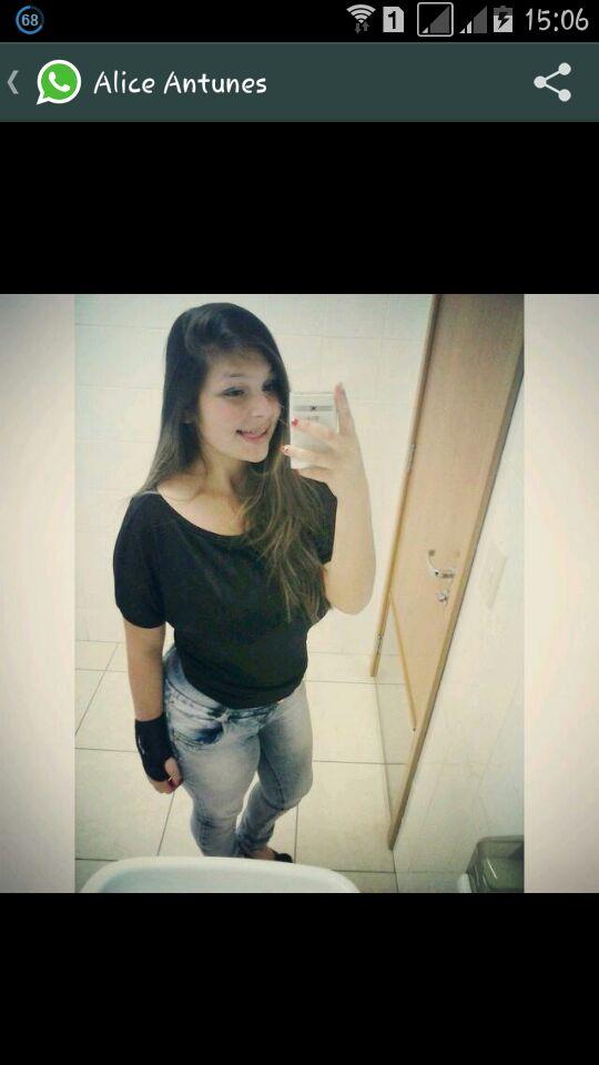 Alice Dos Santos
Insta ➡ @alice_tunes 
Fb ➡ Alice Antunes