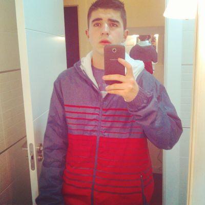98. Arriba Melendi.  Futuro Guardia Civil.