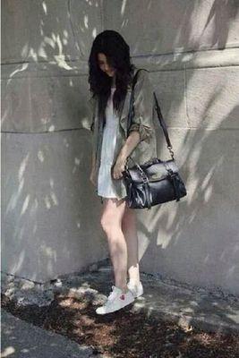 Dont hate on Eleanor she is beautiful.Eleanor all the way. Eleanor Follows 12.24.14 love her. Directioner