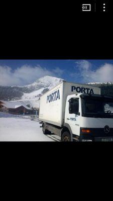 Transporte de mercancías convencional, refrigerado, congelado a Andorra y Pirineo catalán. Gestiones aduaneras, depósito aduanero. Contacta y resolveremos dudas