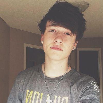 Please don't die while reading our Imagines :) Shawn - Jack J - Jack G follows ♥
