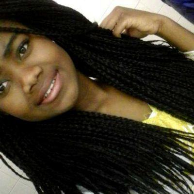 Ne pleurez jamais pour cette personne qui ne connait pas la valeur de vos larmes. 
- Sia