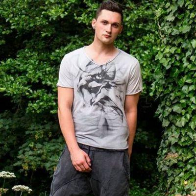 I'm a student living in Northampton, I am currently studying animal welfare at moulton, soon to be moving to Birmingham to carry on studying.