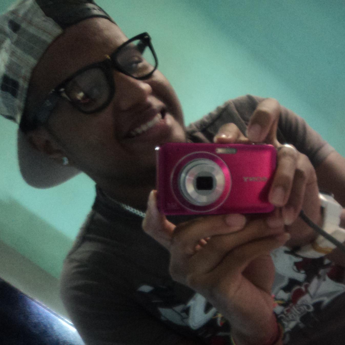 eu sou moreno 1:70 goto de dança adoro cantar ser feliz