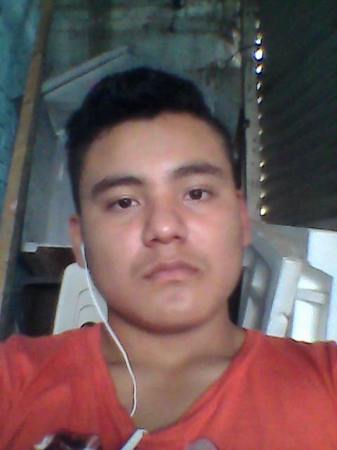soy feliz estando a tu lado nunca me podre separar de ti 3. :-*