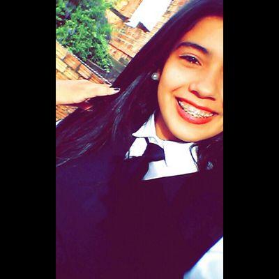 Soy una mezcla entre un carácter de mierda y una dulzura terrible :$ . Peroo lo mas importante sooy dee CERRO *--* ♥♥♥