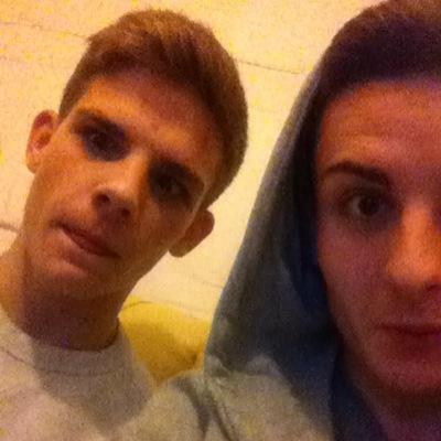 Lpezzaa's profile picture. 