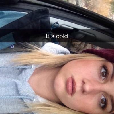Taylor• 17• volleyball• soccer• gay af• G-Eazy• im probably too cool for you.. jk #TeamWhiteGirls♡