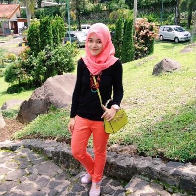 sylvieraprdt's profile picture. 