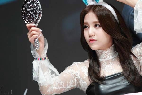 Machriza Shin ♠ Roma, 14 Jan 1995 ♠ District 1 ♠ 180rubels                           row is ma eyeliner, bow is ma dress, knife is ma lipstick