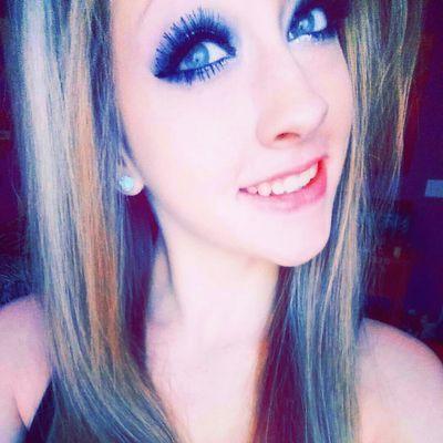 I'm Marissa! Im 21 and enjoying life as much as i can❤