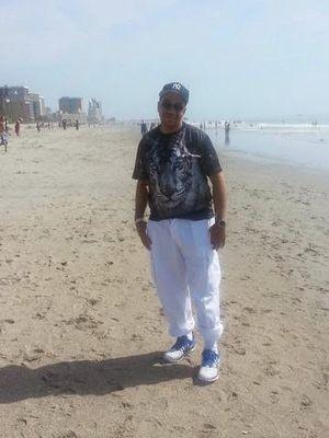 EscaleraRaymond's profile picture. 