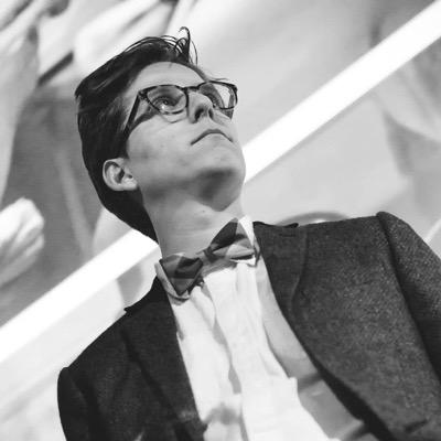 Emanuel est réalisateur et producteur du long-métrage SAULE. Il a signé plus d’une 30aine de créations présentées dans de nombreux festivals.