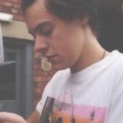 follow @drunkwithhes