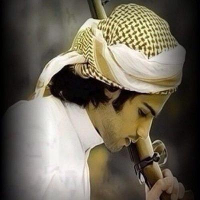 مجرد شخص حالم لا يعلم اين سيرسي هل على شاطئ الحلم بذاته ام على شاطئ الحلم الضائع ،