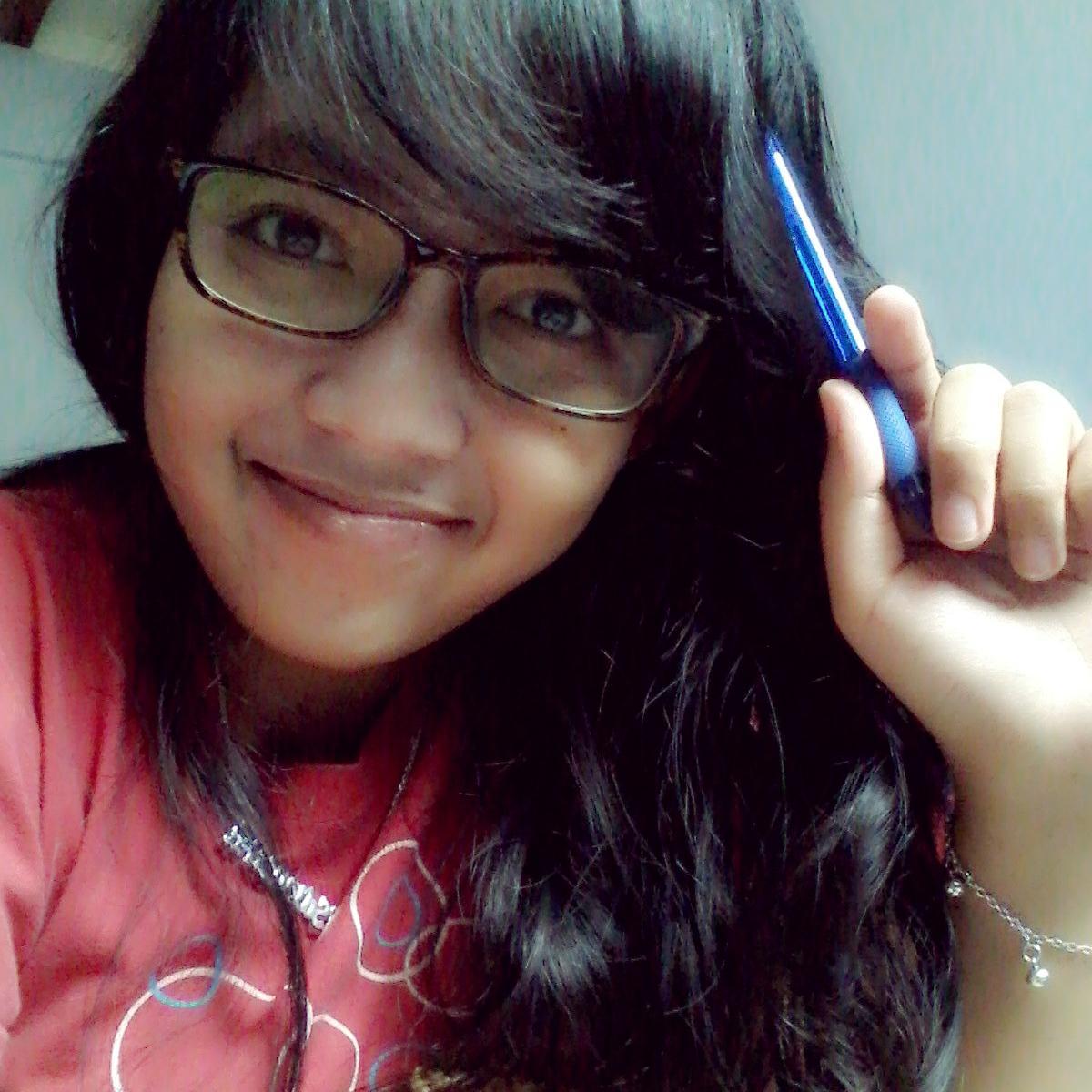 Isdiantika's profile picture. 