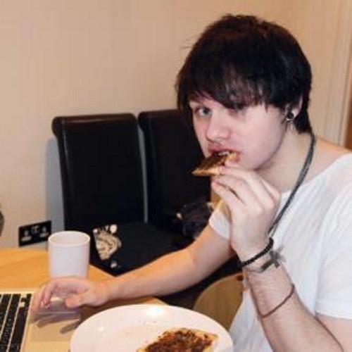 If you don't like 5sos, I don't like you. If you say you hate reading I will cut you. If you hurt my loved ones, prepare to be brutally murdered. I LOVE CP!!!