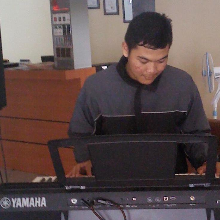 23 Mei 1995 | Karyawan | Kuliah Management  | single