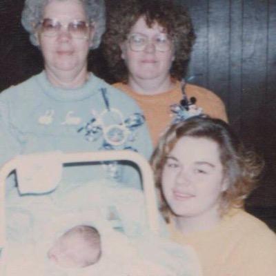 snowlyne's profile picture. 