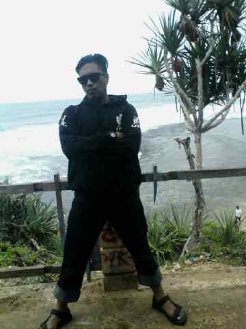 We stand,Watch,singing,and Fight | ♥Liverpool Fc 1892| ♥ My Mom and Dad | Adidas casual street.| Justice For 96 YNWA