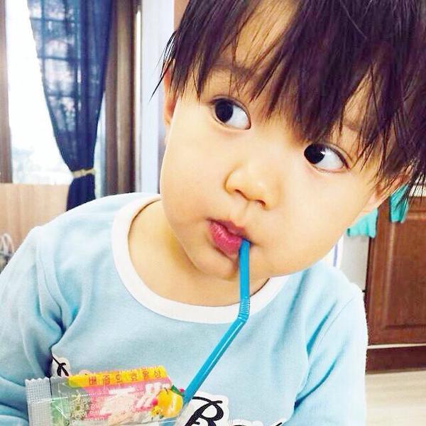 iixinqs4's profile picture. free follow from @etherealkai cos ily ^^