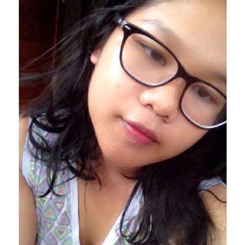 dindapramesti13's profile picture. 