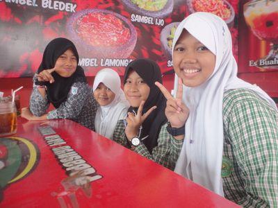 twitter: @iayasta | fb: fiya af faniy | ig: fiyaatqiya