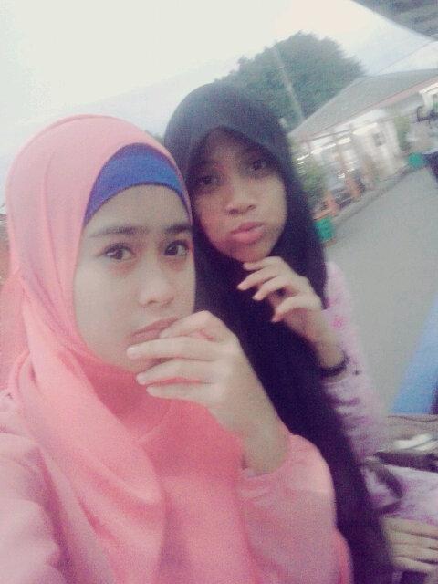 lo kenal nama gue bukan kepribadian gue || Accounting || matematika :) || love you mom :* || volley || love Allah :)||Andi Irfan Yusuf :*
