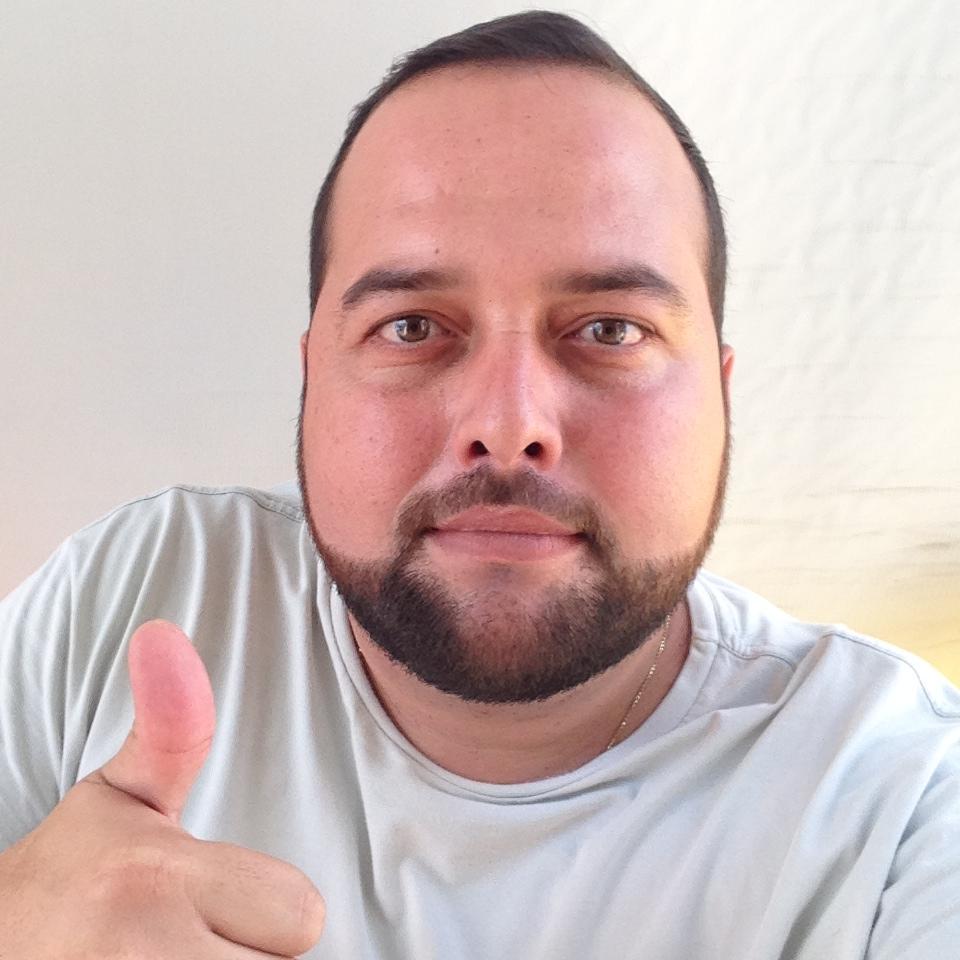 Bacharel em Direito,Pai, Presidente do Partido Verde de Nossa Senhora do Socorro. Apaixonado por política e comunicação.