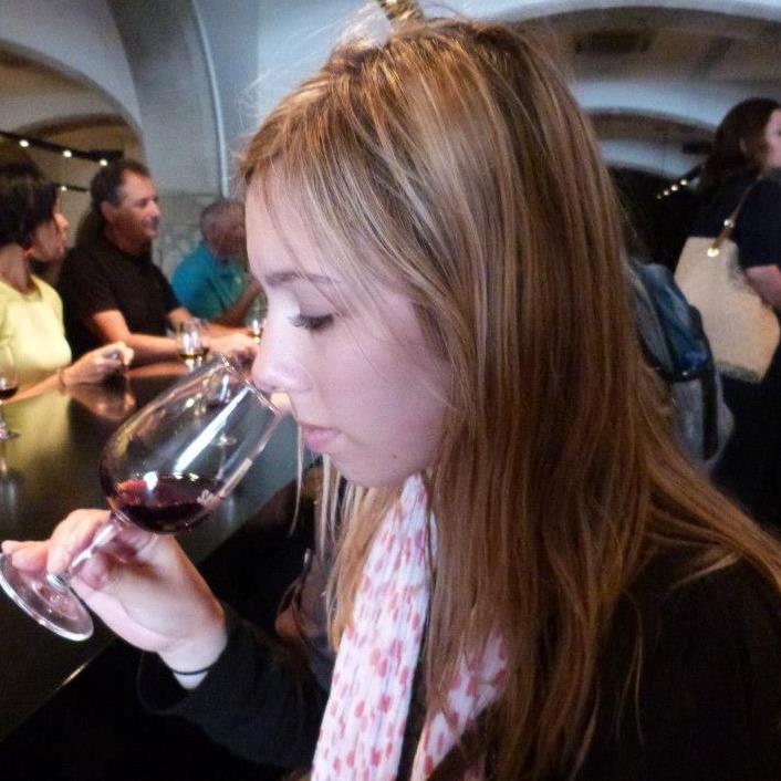Wine Lover. 🍷 Travel Addict. ✈️ Adrenaline Junkie. 🤘🏻