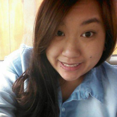 DAAANGvivian's profile picture. recently single. retail life all Damn day. See me at Charlotte Russe!