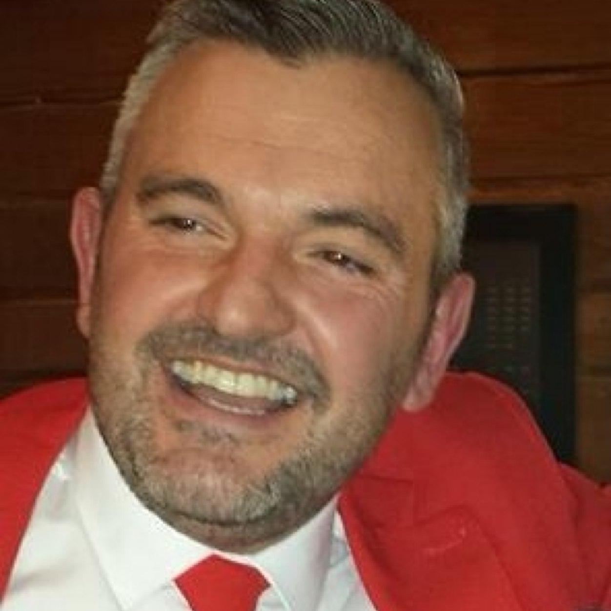 #Dagenham born #Bulphan bred, caffeine dependent dad of 3 great kids, #vending entrepreneur & investor ex @selectdrinks @vineyardwbk now @3cvending