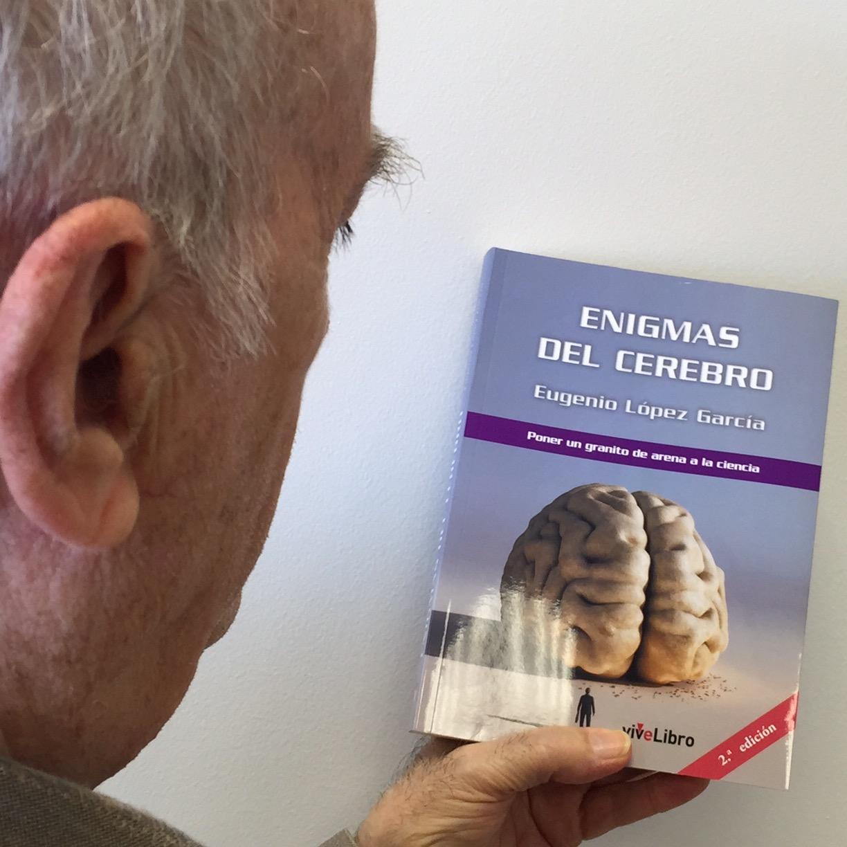 Escritor del libro científico 'Enigmas del cerebro,