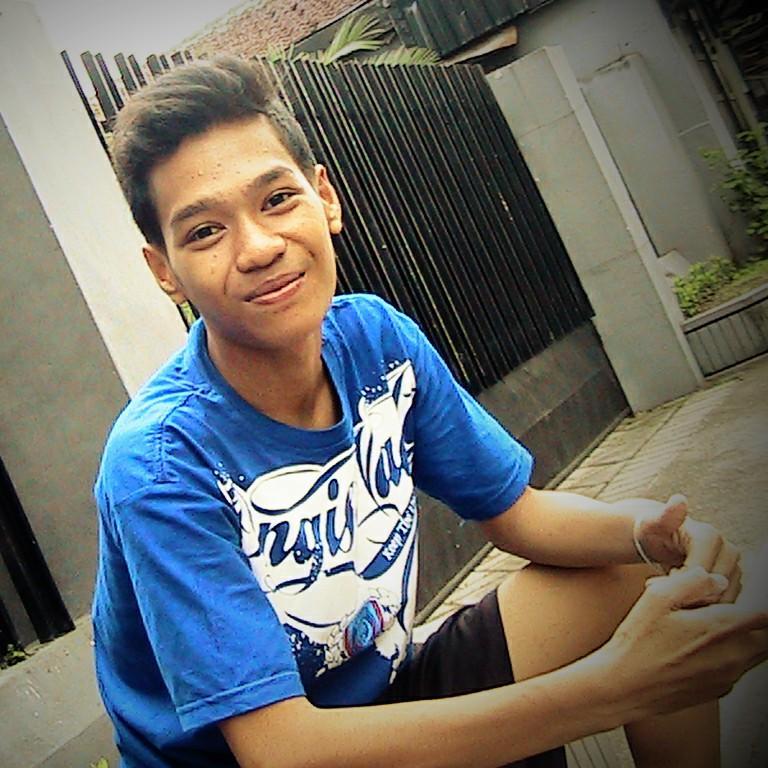 RizkyNidhom's profile picture. 