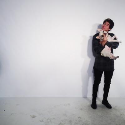 unicornlukey3's profile picture. Follow @romanticlucas as she give you a free follow