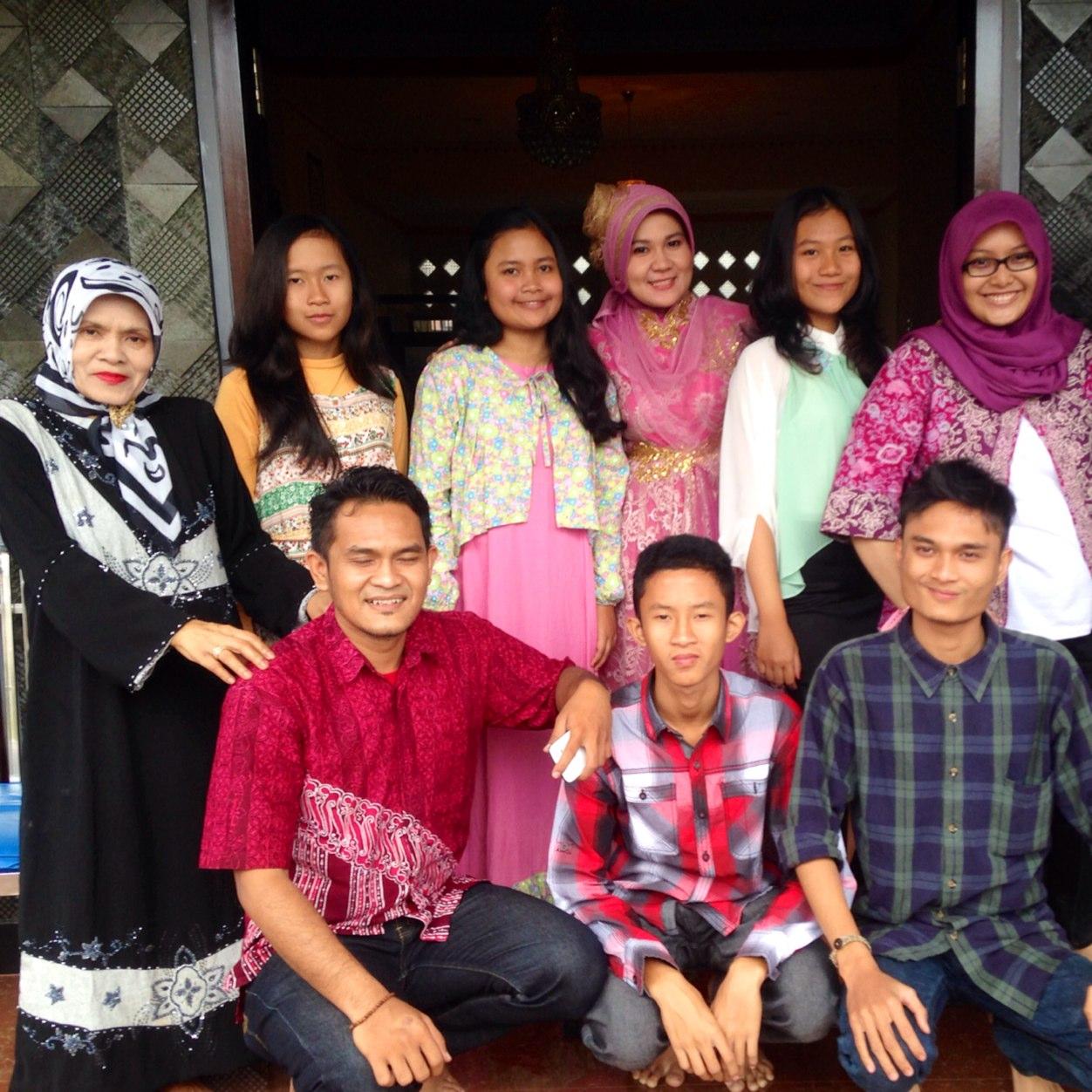 titisariani5's profile picture. 