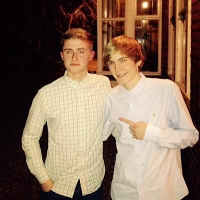 insta - @tom_morgan7                                       
snapchat - tom.morgan7 i follow back✌️