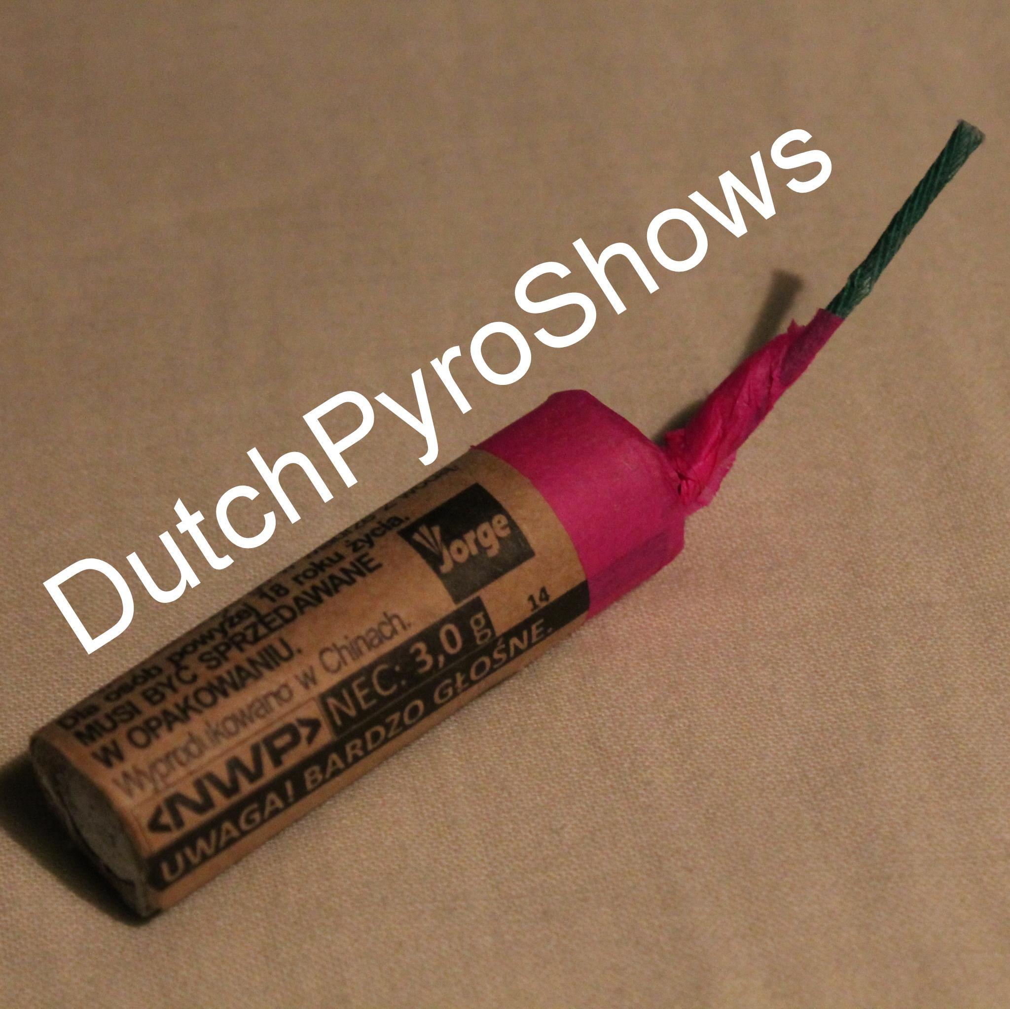 DutchPyroShows maakt videos voor Youtube van vuurwerk