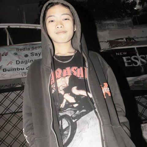 Orang yang lucu - baik dan tidak sombong itu lah saya=)) 30Maret98