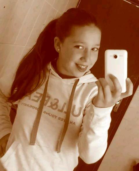 Adoro ouvir musica ... E fazer desporto ..... Amo os one direction ♥♥