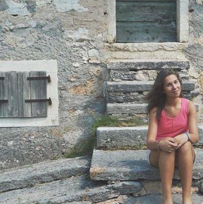 Arianna, 19. Alle mie amiche piace storpiare il mio cognome.
