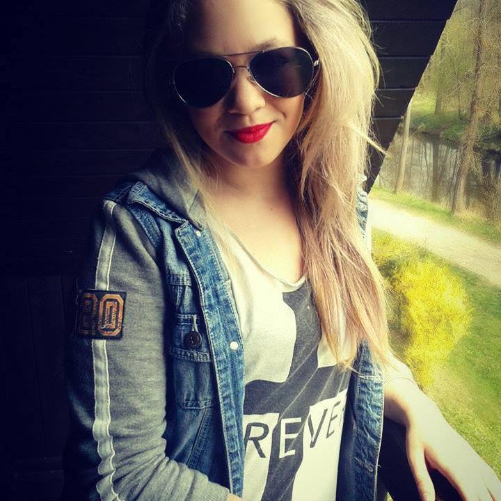 Veronicamishix's profile picture. Debílek... O:)