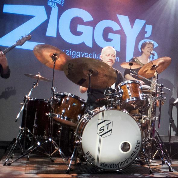 Ziggy's - at The Kings Head London N 21

March 1st IAN SHAW Sold Out | Apr 5th BRANDON ALLEN w. Steve Taylor Trio | May 10th NEIL ANGILLEY TRIO