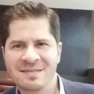مرهف طايع.
CEO of Social Strategy. Follow me for a discussion on #socialmedia, #strategy and #leadership