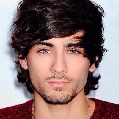 all you have to do is follow my main @captivatezarry and youll be added to my dm zayn list :D !! xx.