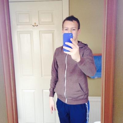 hi how are you my name's andrew casson i'm a youtuber/ machinima and im 17 :)