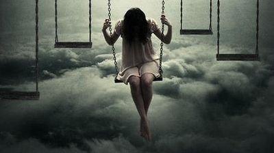 No traten de ayudarme no quiero dar lastima. Suelo cortarme para olvidarme del dolor que me esta matando...Soy todo un desperdicio de ser humano. ♥