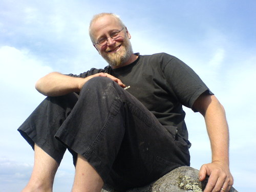 Centerpartist, eco-humanist. för småskalighet och demokratiutveckling