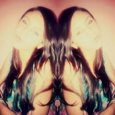 ReiinaSamia's profile picture. Ser feliz no es tener una vida perfecta... Ser feliz es reconocer que la vida vale la pena vivirla, a pesar de todas las dificultades.