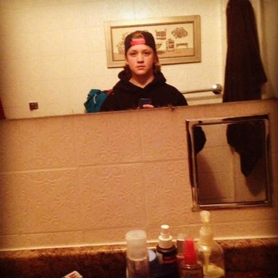 KehlerConnor's profile picture. PUCK⚫️